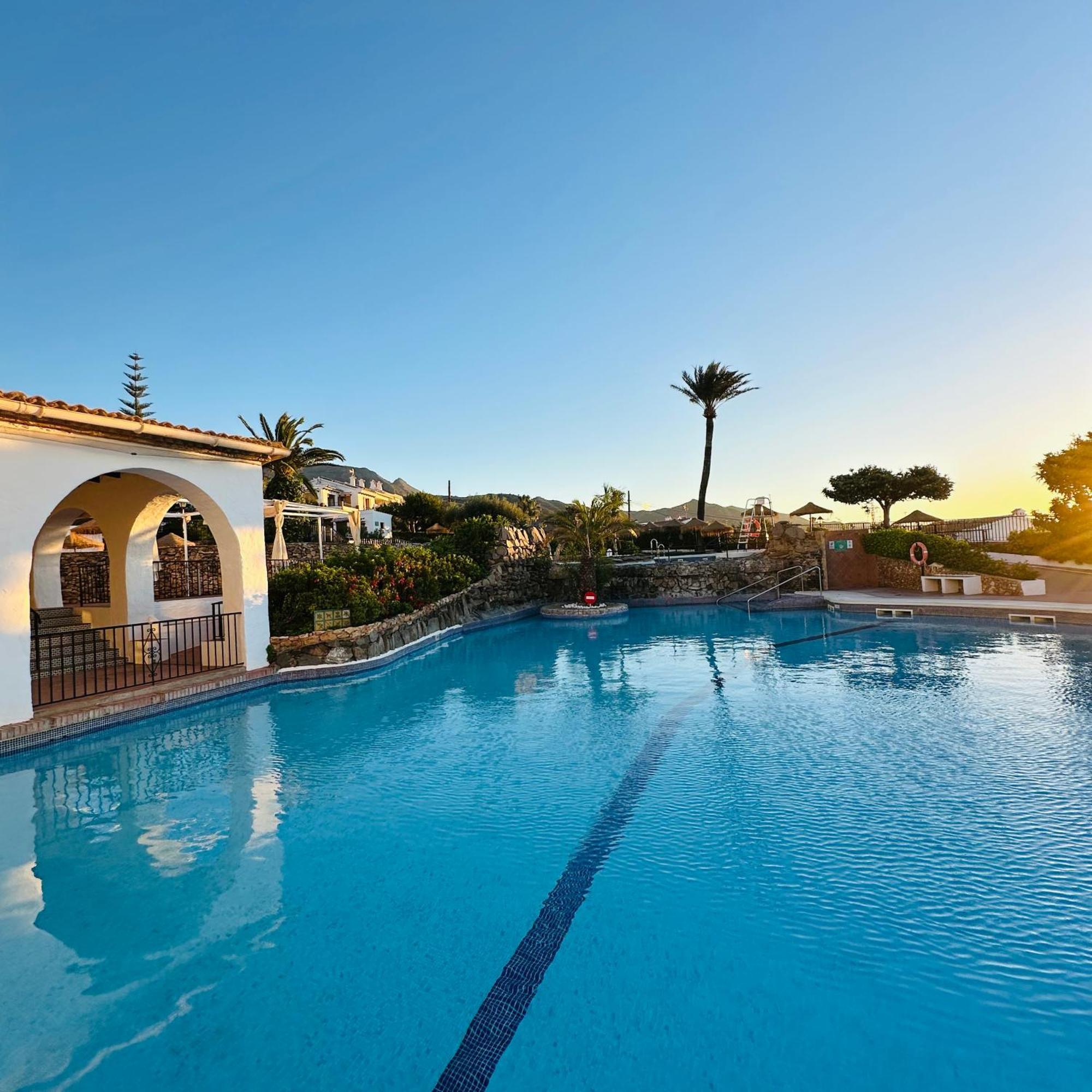 Right By The Pool Area In Capistrano Village! Nerja Exterior photo